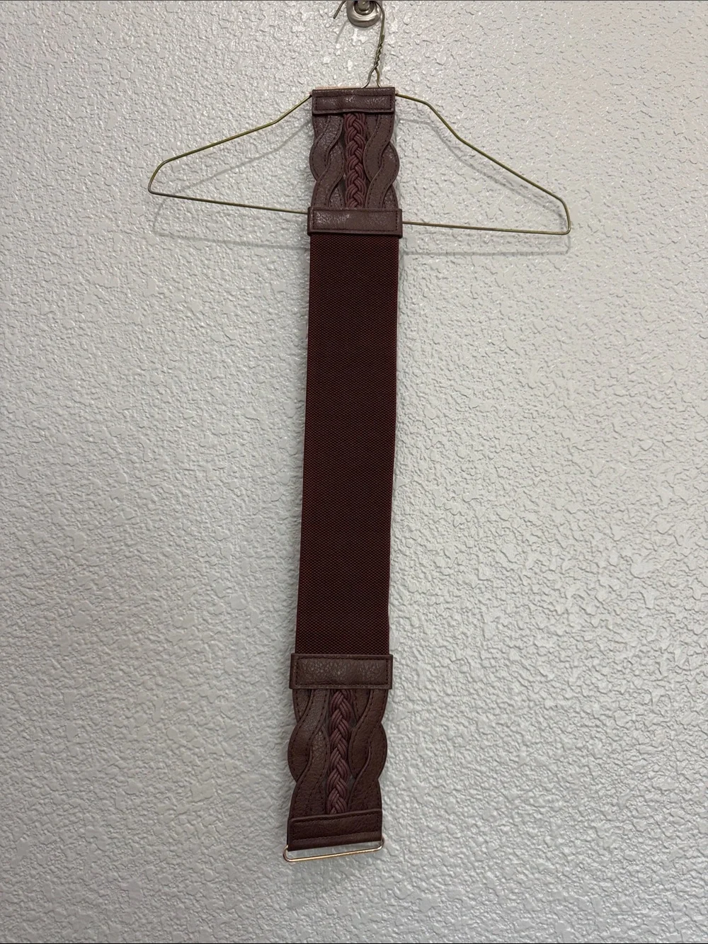 Women’s Wide Braided Stretch Belt in Brown